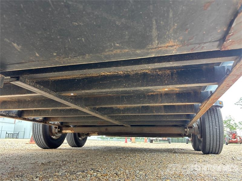 MMDI T/A 14 ft T/A Equipment Trailer Oprijwagen