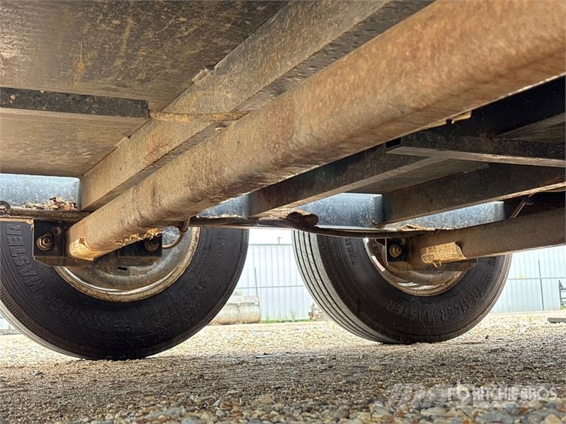 MMDI T/A 14 ft T/A Equipment Trailer Oprijwagen