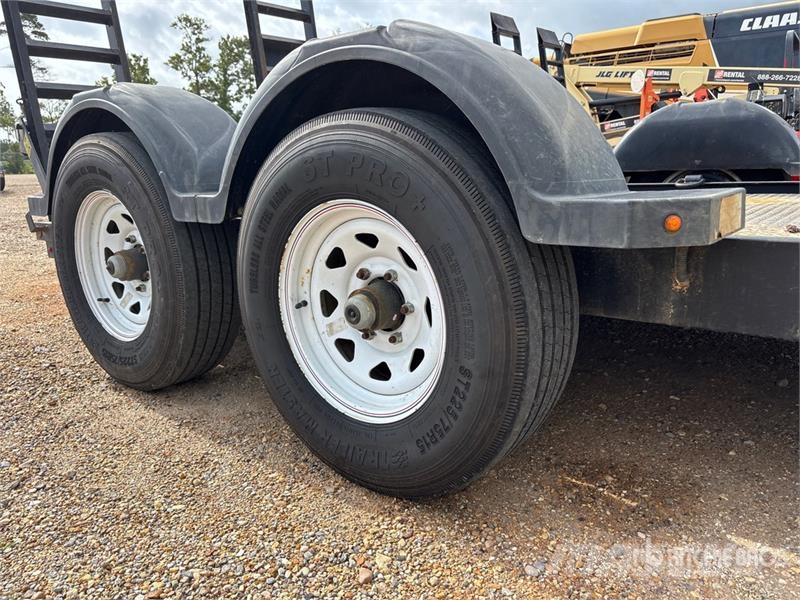 MMDI T/A 14 ft T/A Equipment Trailer Oprijwagen