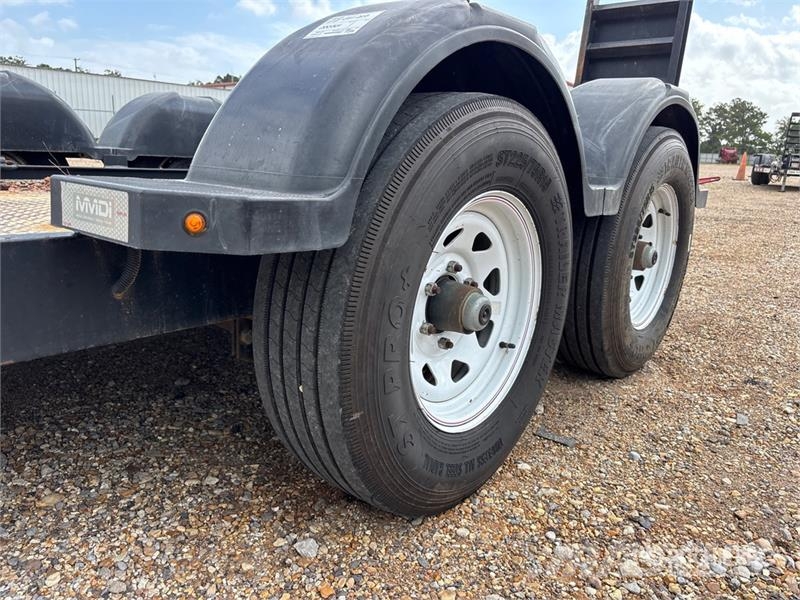MMDI T/A 14 ft T/A Equipment Trailer Oprijwagen