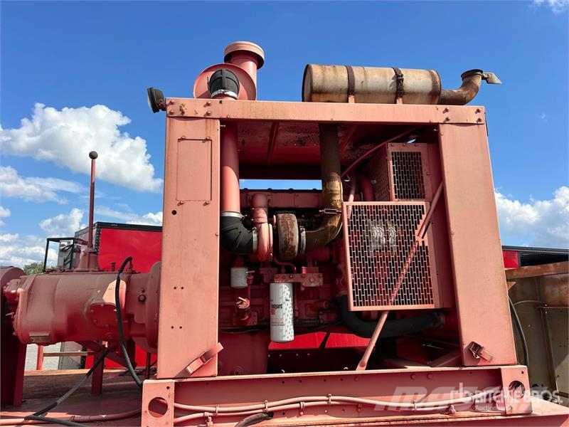 Modern Manufacturing 25 ft T/A Gooseneck Equipment Remolques para transporte de vehículos