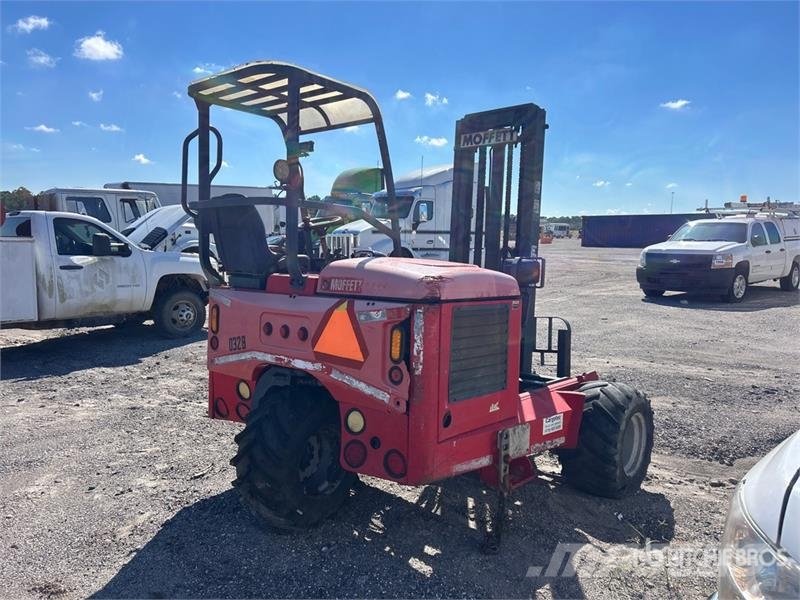 Moffet M55 5500 lb 3x3 Truck Mounted Forklift Medbringertruck