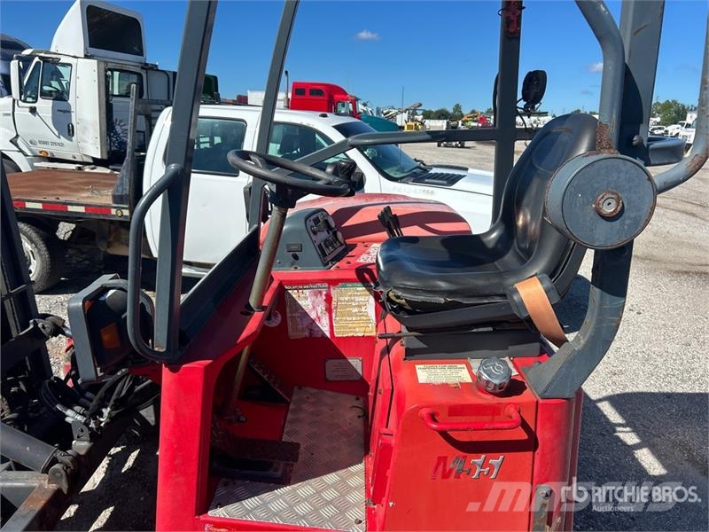 Moffet M55 5500 lb 3x3 Truck Mounted Forklift Medbringertruck