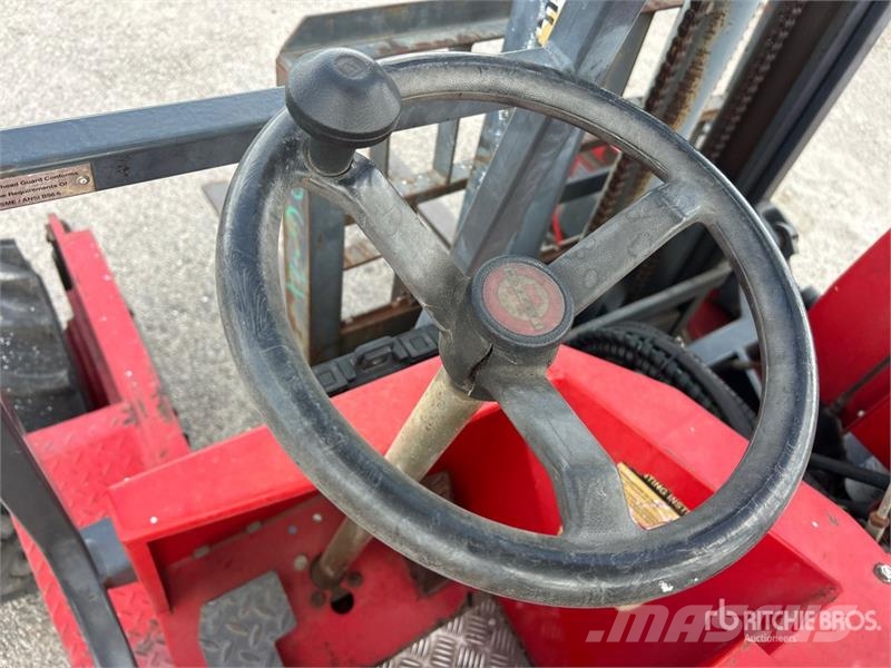 Moffett M5000 Teherautóra szerelt targonca