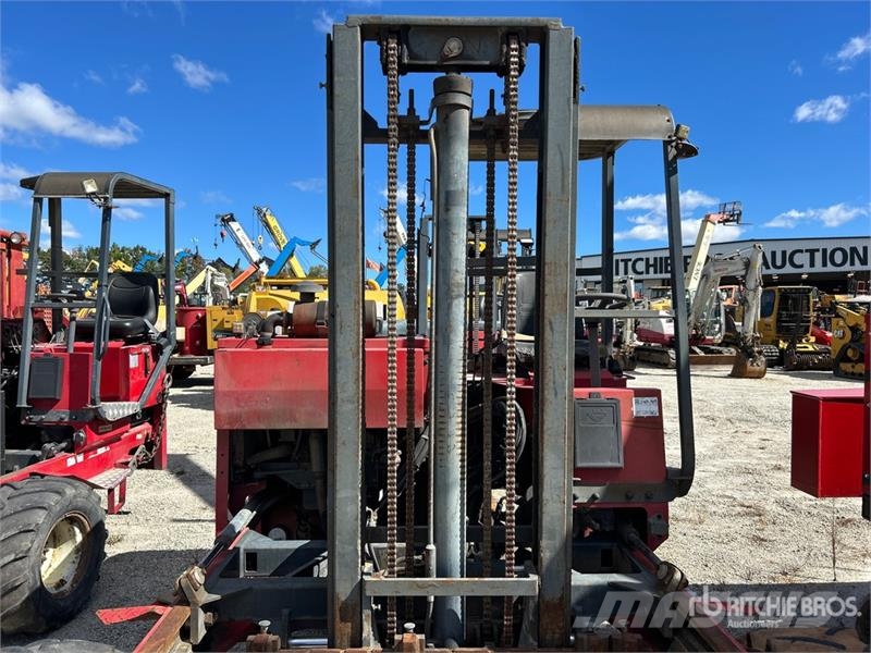 Moffett M5000 Empilhadores de montagem em camião