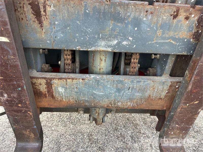 Moffett M5000 Teherautóra szerelt targonca