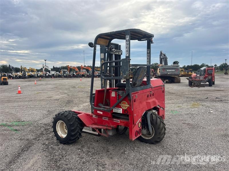 Moffett M5000 Meeneemheftrucks