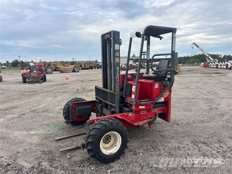 Moffett M5000 Meeneemheftrucks