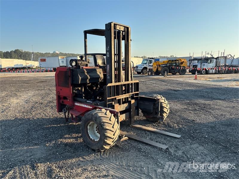 Moffett M5000 Empilhadores de montagem em camião