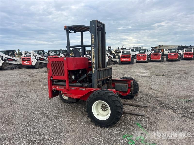 Moffett M5000 Meeneemheftrucks