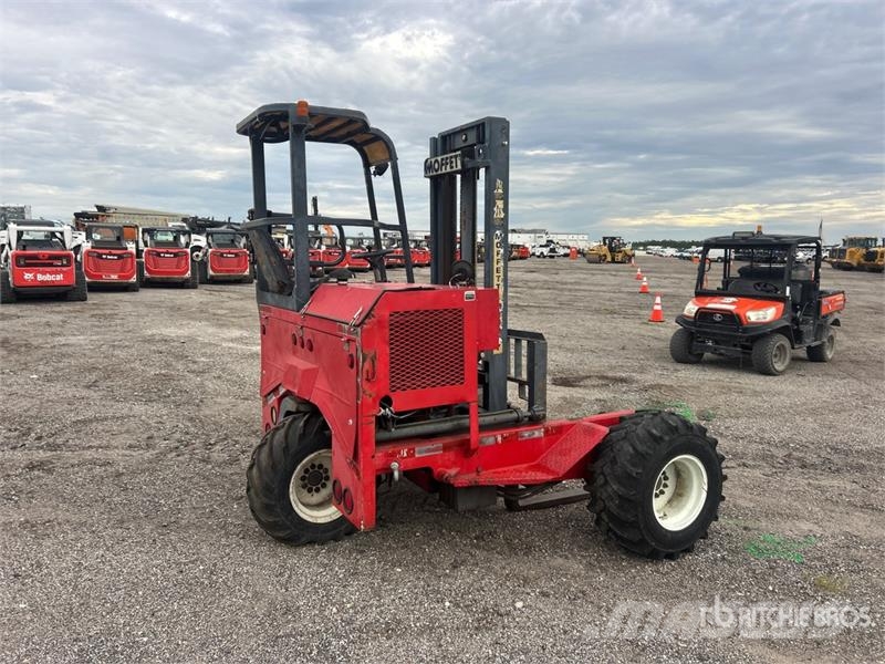 Moffett M5000 Meeneemheftrucks