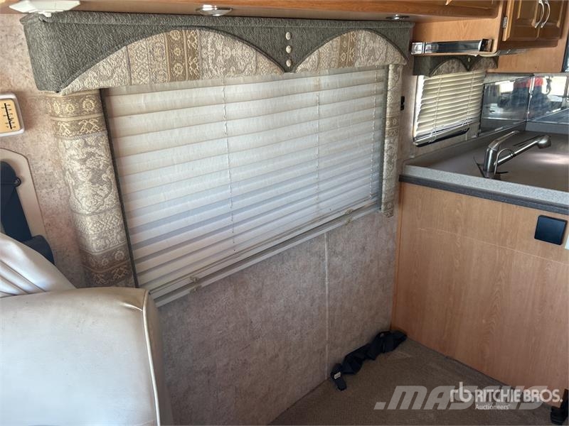  Monaco Motor Home Bobil og campingvogn