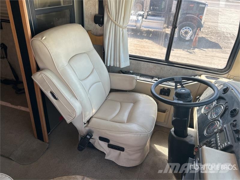 Monaco Motor Home Bobil og campingvogn