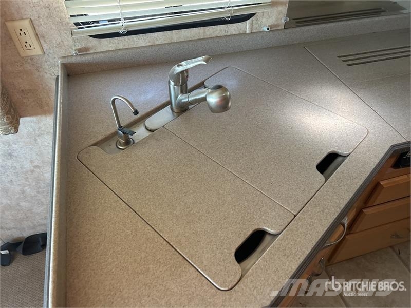  Monaco Motor Home Bobil og campingvogn