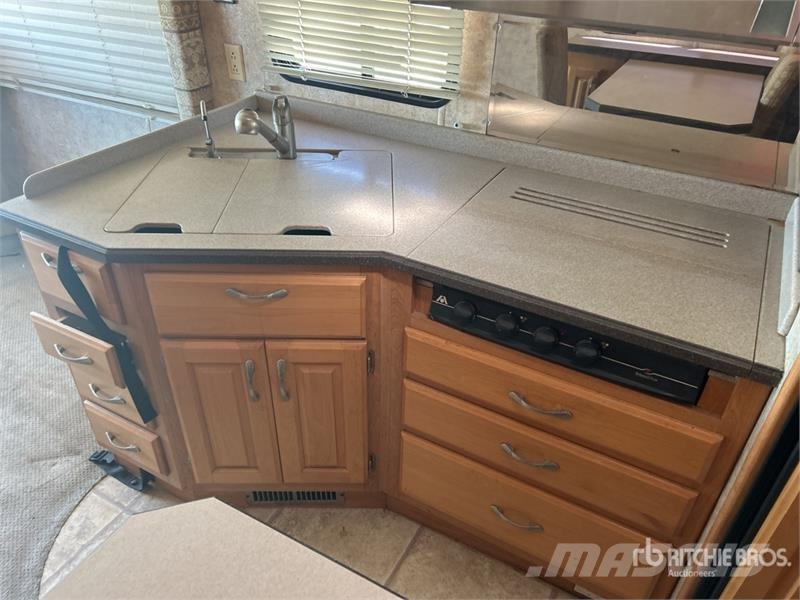  Monaco Motor Home Bobil og campingvogn
