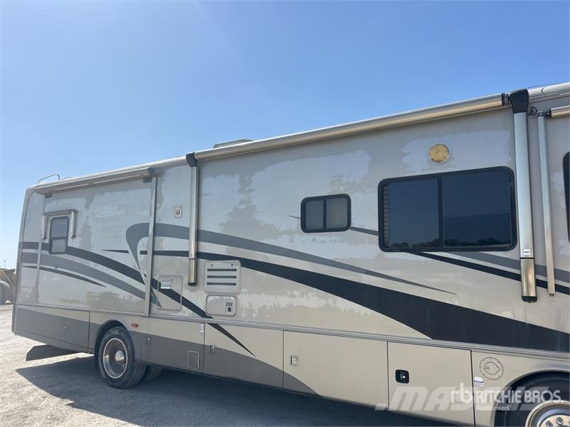  Monaco Motor Home Bobil og campingvogn