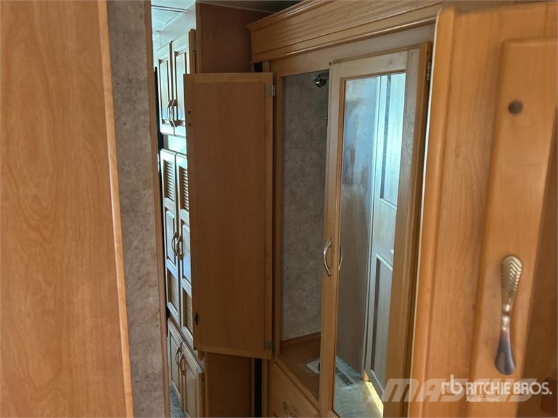  Monaco Motor Home Bobil og campingvogn