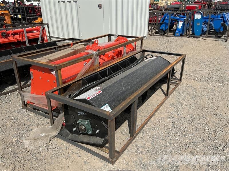  Mower King ECSSTR072 72 in Skid Steer Tiller (Unus الكاسحات وقلابات التربة ذات المحركات