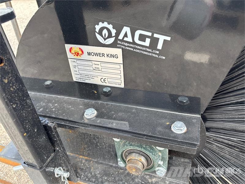 Mower King SSAB72 72 in Skid Steer Broom (Unused) 브러쉬