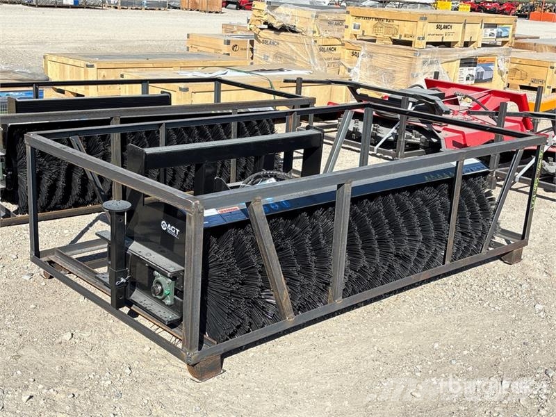  Mower King SSAB72 72 in Skid Steer Broom (Unused) Kefék