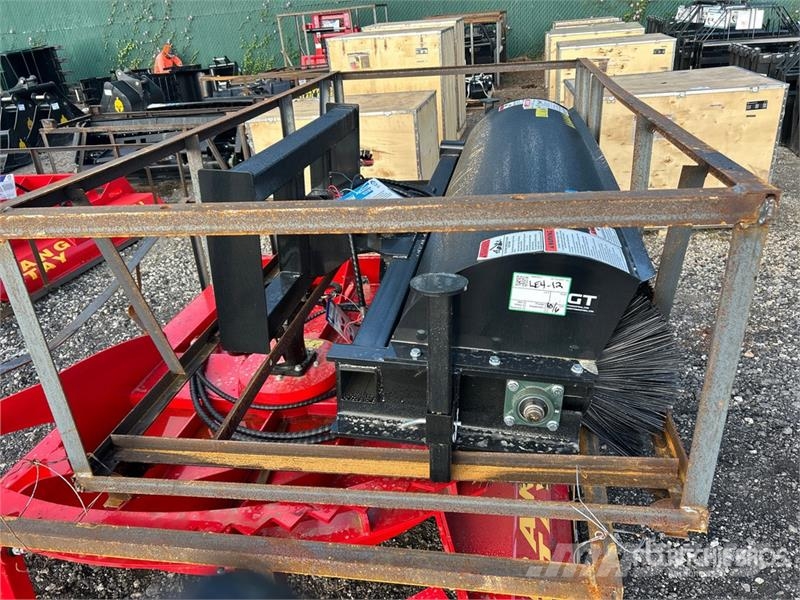  Mower King SSAB72 72 in Skid Steer Broom (Unused) Cepillos