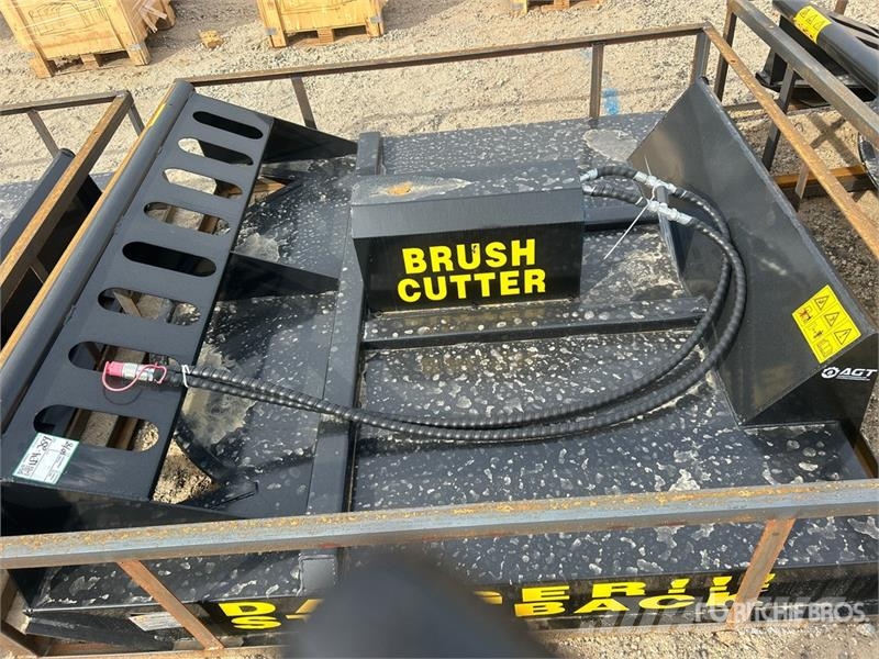 Mower King SSRC 72 in Skid Steer Brush Cutter (Unu Mounted and trailed mowers