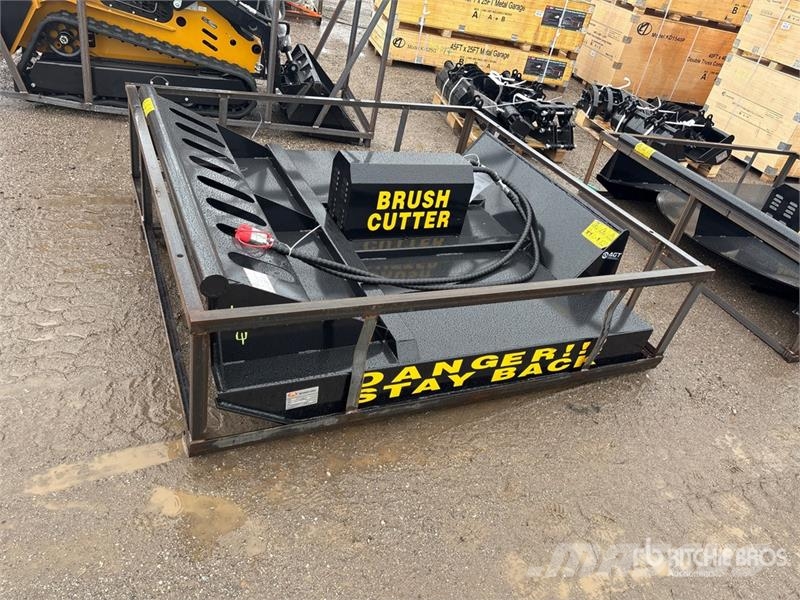  Mower King SSRC 72 in Skid Steer Brush Cutter (Unu 牽引式モア/芝刈り機