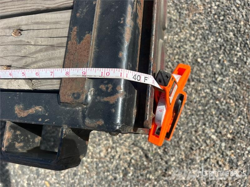  MP Custom Trailers 40 ft T/A Gooseneck Flatbed Tra フラットベッド／ドロップサイドトレーラー