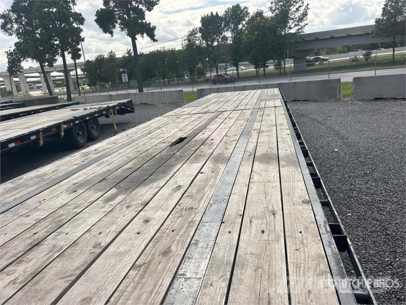  MP Custom Trailers 40 ft T/A Gooseneck Flatbed Tra フラットベッド／ドロップサイドトレーラー