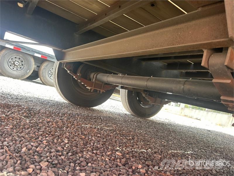  MP Custom Trailers 40 ft T/A Gooseneck Flatbed Tra フラットベッド／ドロップサイドトレーラー