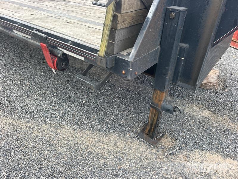  MP Custom Trailers 40 ft T/A Gooseneck Flatbed Tra フラットベッド／ドロップサイドトレーラー