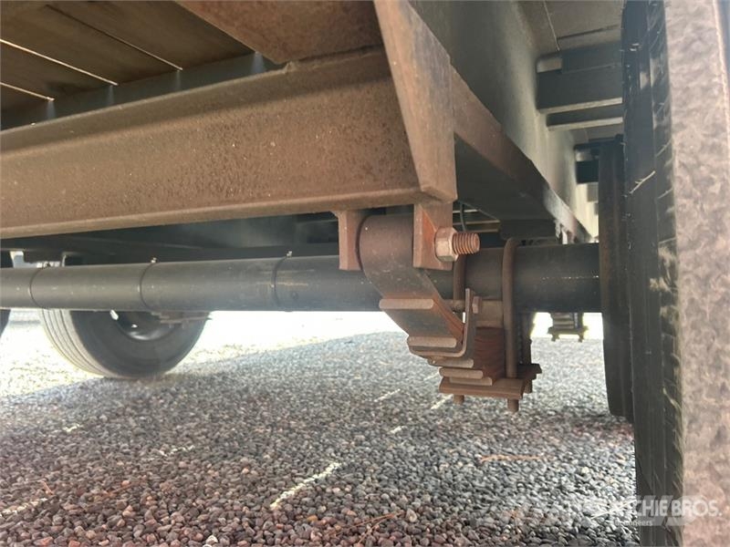  MP Custom Trailers 40 ft T/A Gooseneck Flatbed Tra フラットベッド／ドロップサイドトレーラー