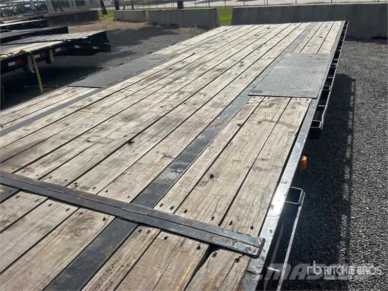  MP Custom Trailers 40 ft T/A Gooseneck Flatbed Tra フラットベッド／ドロップサイドトレーラー