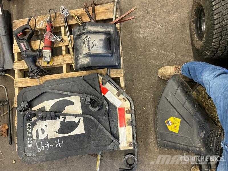  Mud Flaps, Hand Tools & Binders Outros componentes