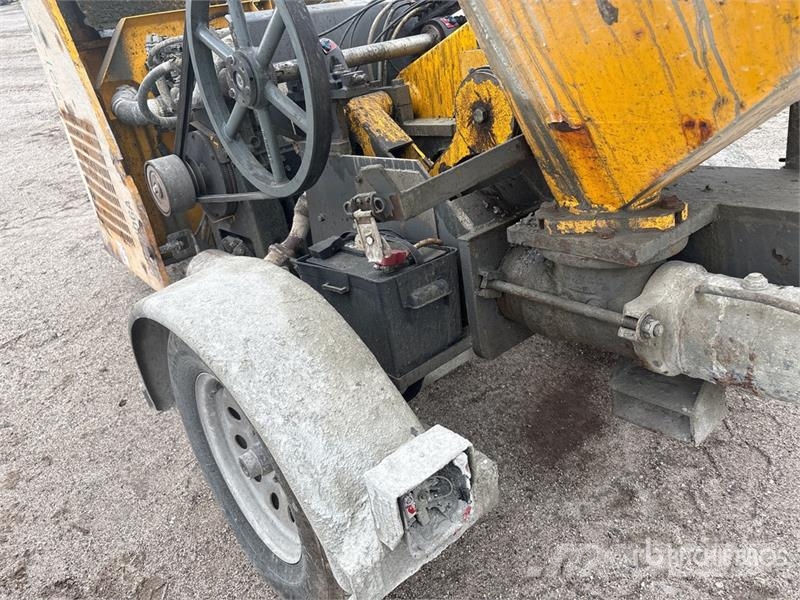 MultiQuip Concrete Pump Trailer Sonstige Baumaschinen