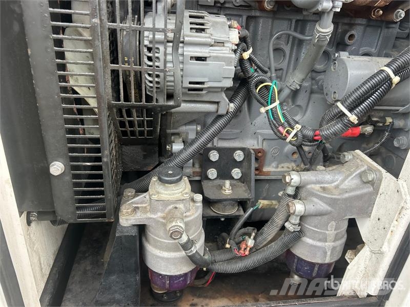 MultiQuip DCA-25SSIU4F 20 kW Mobile Generator Set Dīzeļģeneratori