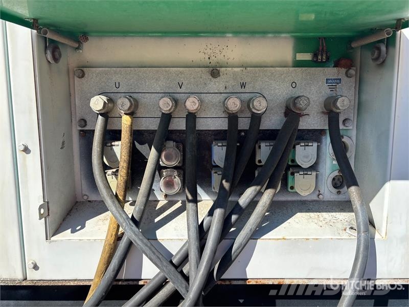 MultiQuip DCA250SSIU 250 kVA Mobile Generator Set Générateurs diesel