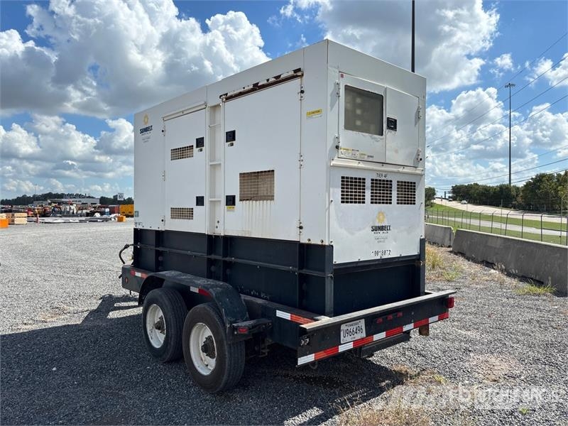 MultiQuip DCA300SSJU4F2 250 kW Mobile Generator Set ディーゼル発電機