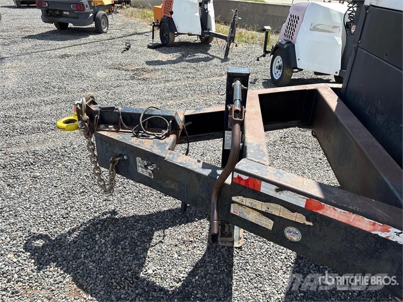 MultiQuip DCA300SSJU4F2 250 kW Mobile Generator Set ディーゼル発電機