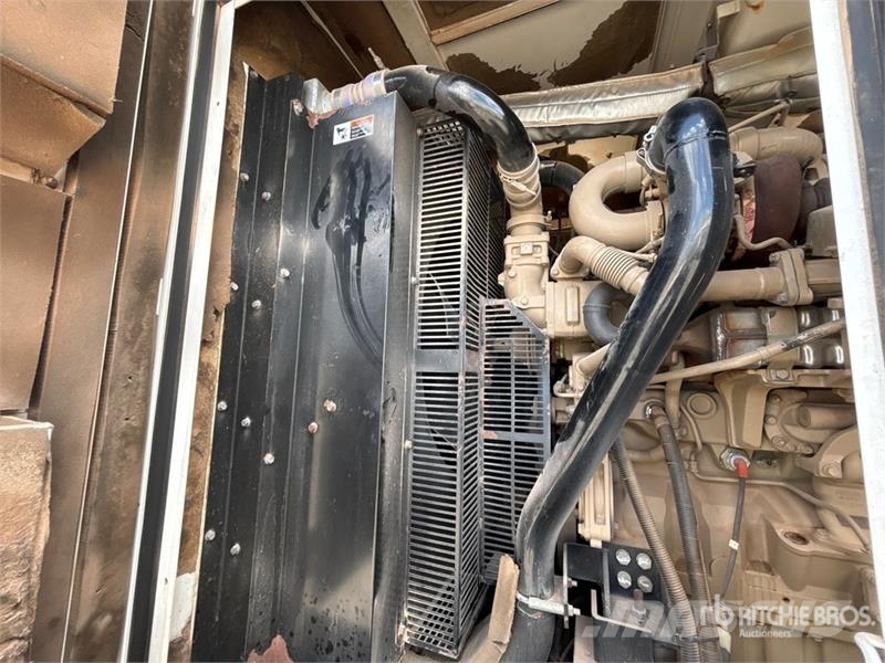 MultiQuip DCA300SSJU4F2 250 kW Mobile Generator Set ディーゼル発電機