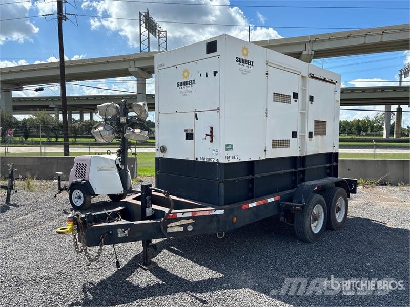 MultiQuip DCA300SSJU4F2 250 kW Mobile Generator Set ディーゼル発電機