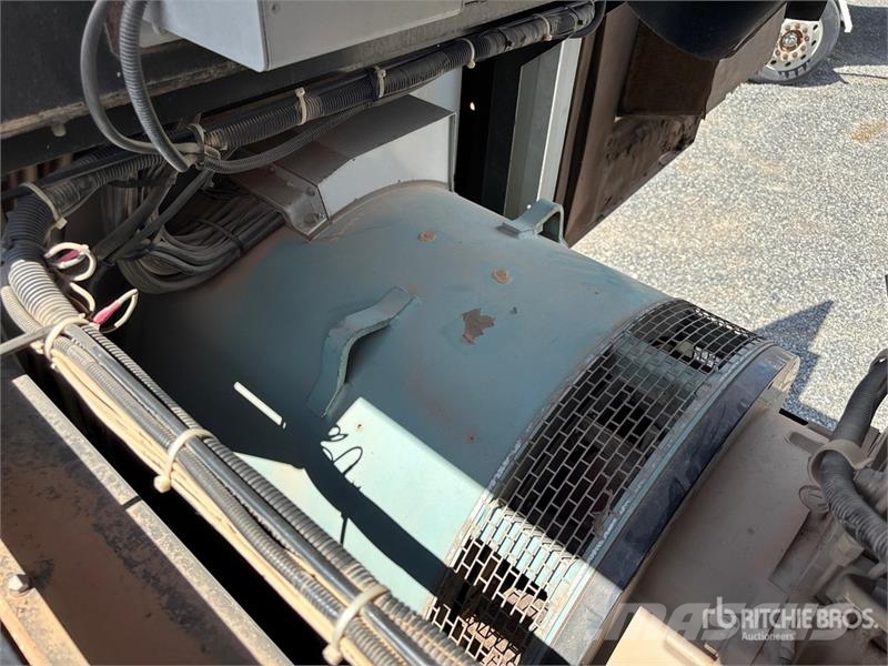 MultiQuip DCA300SSJU4F2 250 kW Mobile Generator Set ディーゼル発電機
