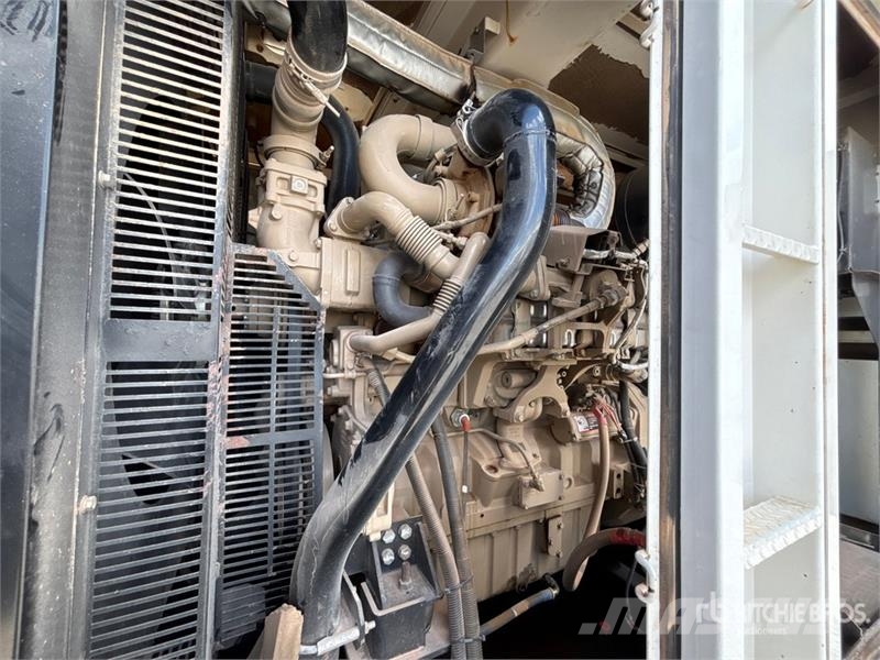 MultiQuip DCA300SSJU4F2 250 kW Mobile Generator Set ディーゼル発電機