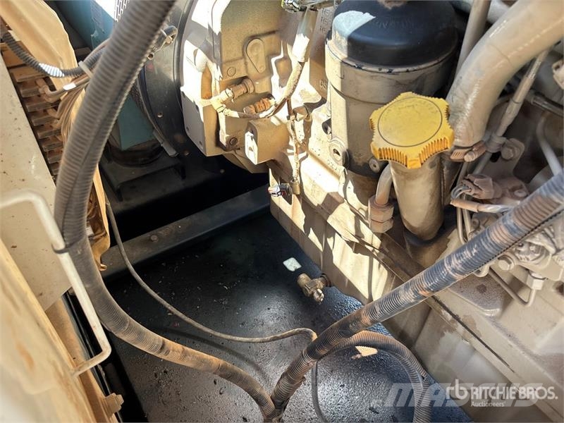 MultiQuip DCA300SSJU4F2 250 kW Mobile Generator Set ディーゼル発電機