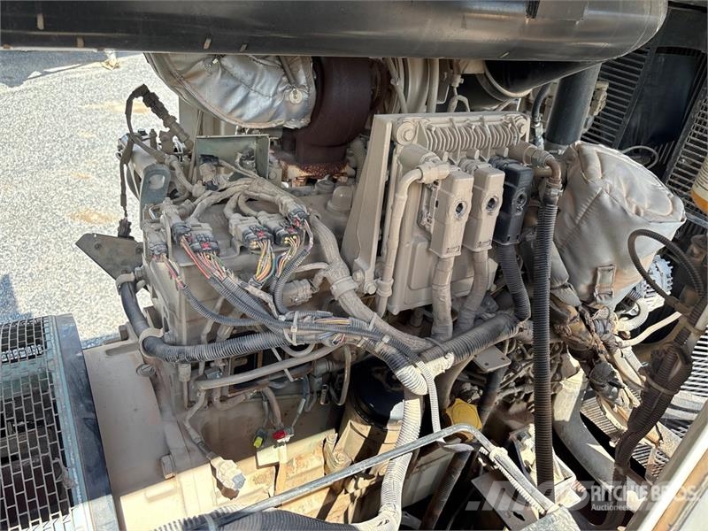 MultiQuip DCA300SSJU4F2 250 kW Mobile Generator Set ディーゼル発電機