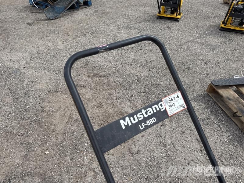 Mustang LF-88D 20 in Plate Compactor Attachment (Unused) Plate compactors