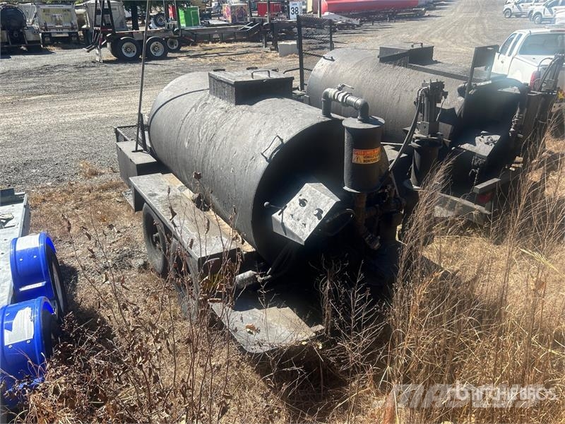Neal Manufacturing LLC Towable asphalt trailer ملحقات ماكينات الأسفلت