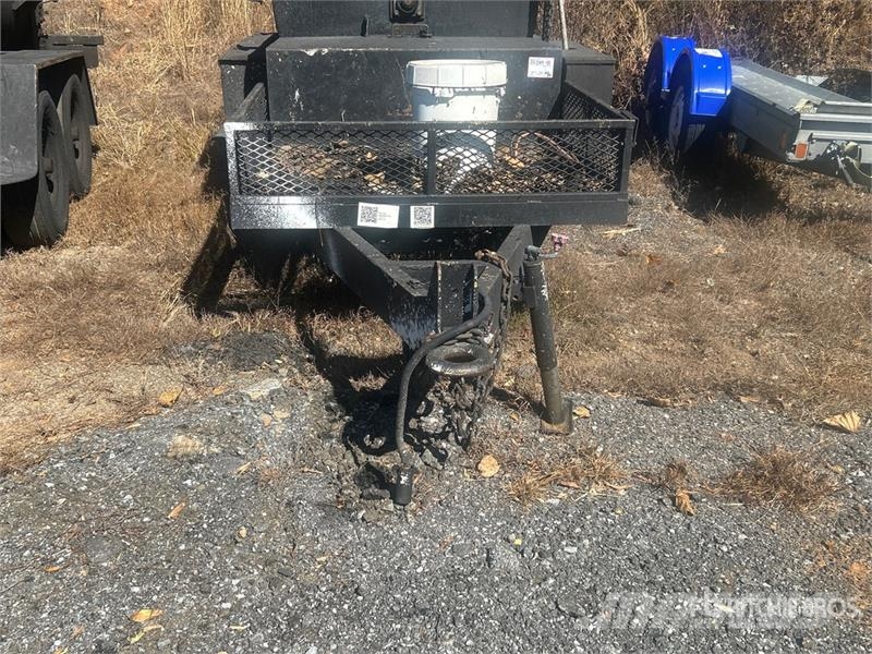 Neal Manufacturing LLC Towable asphalt trailer ملحقات ماكينات الأسفلت