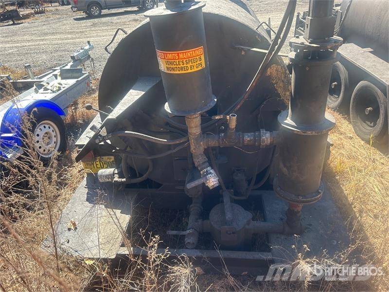 Neal Manufacturing LLC Towable asphalt trailer ملحقات ماكينات الأسفلت