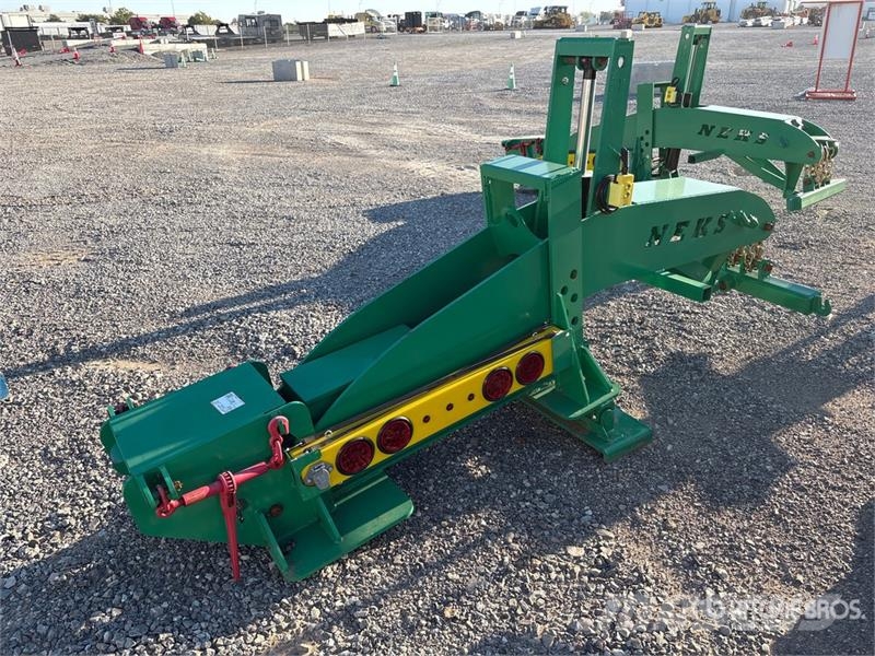 Neks Fifth Wheel Wrecker Attachment (Unused) Other components